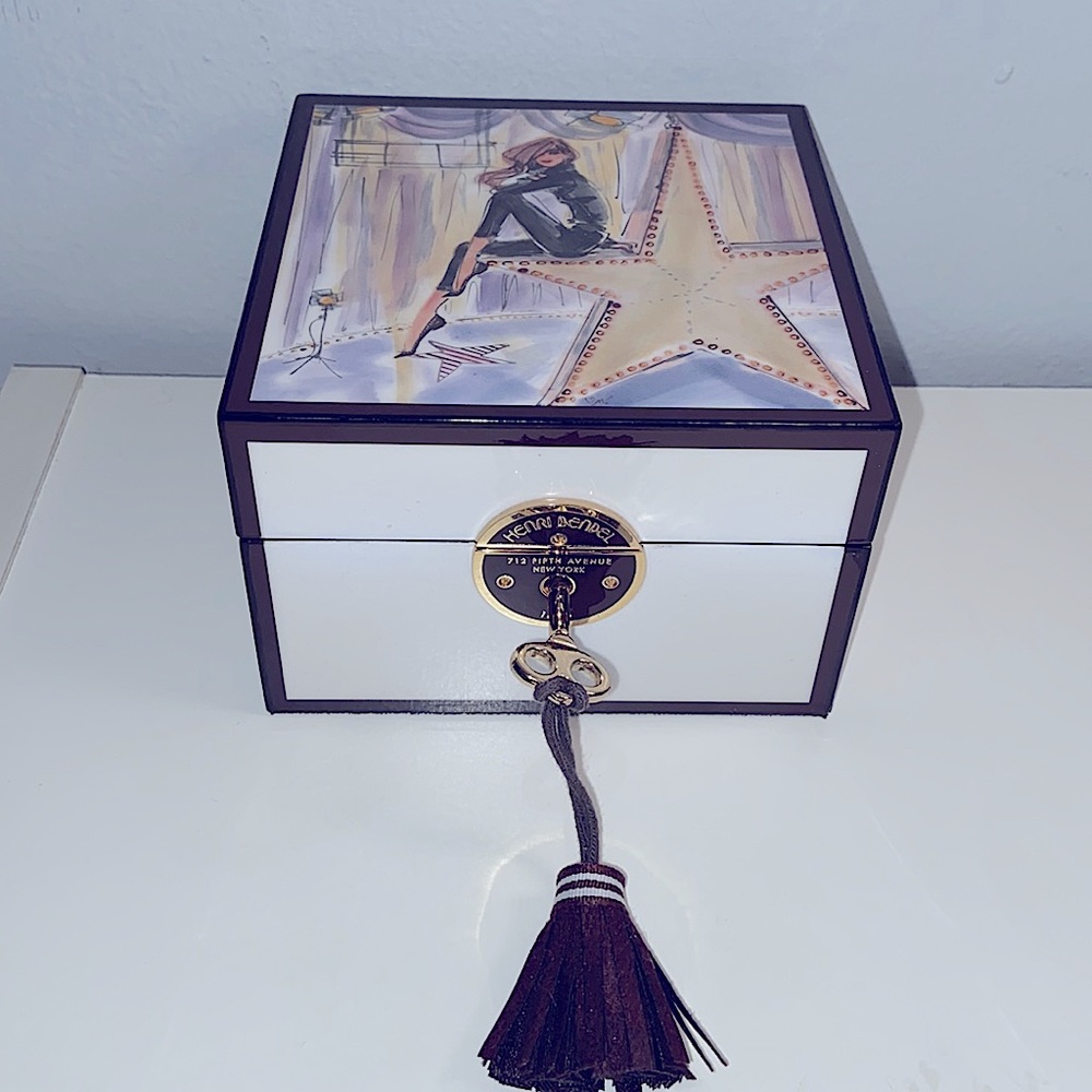 COPY - Henri Bendel Small Jewelry Box - Bendel Star - New